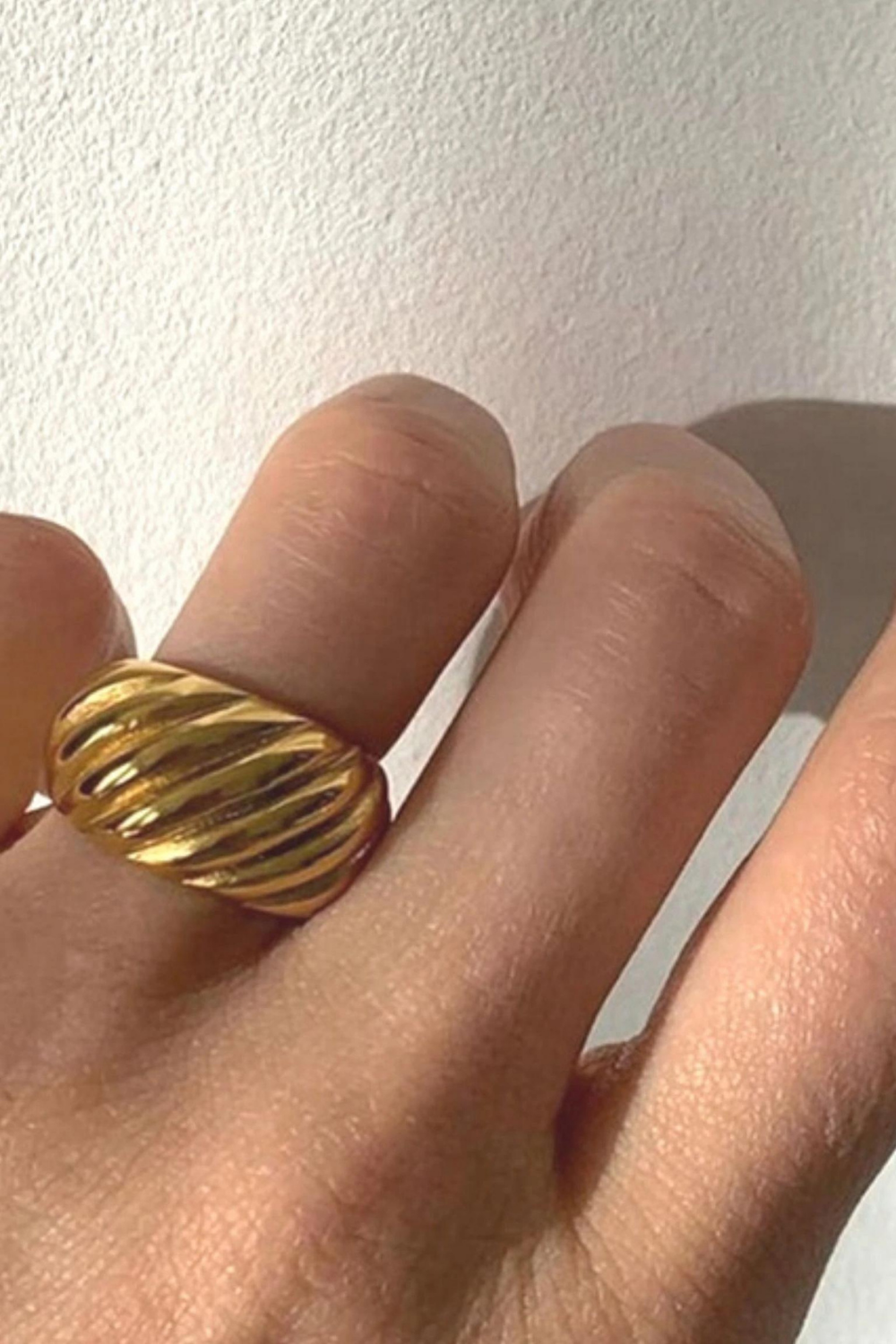 JOY CROISSANT RING