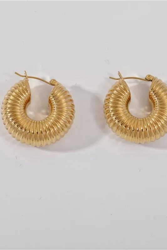 SHANNAE HOOPS