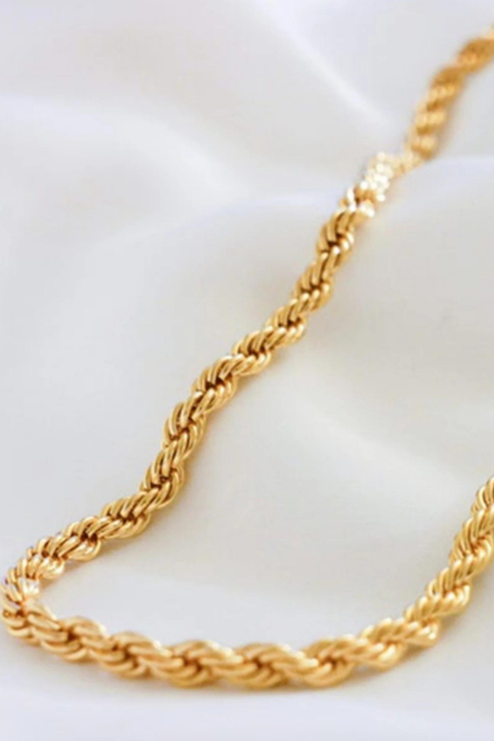 NIKA MEDIUM ROPE CHAIN